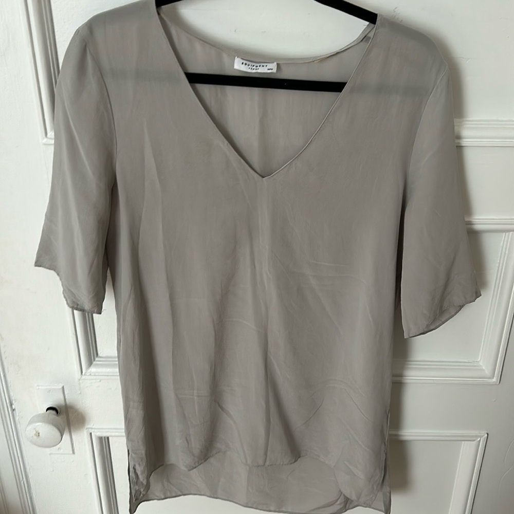 Equipment 100% silk Gray V-Neck Blouse